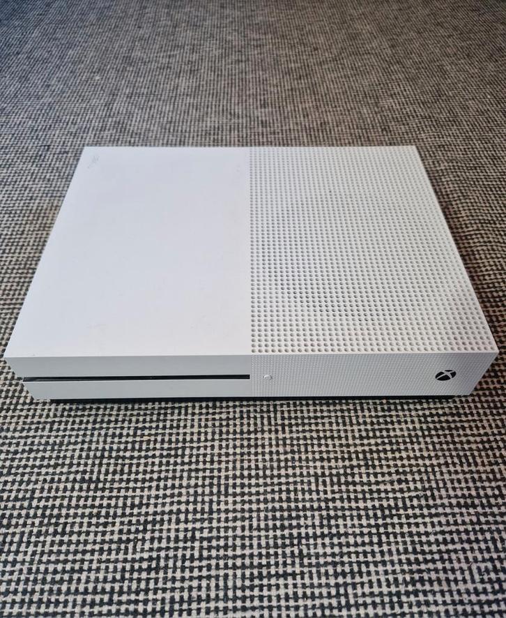 Xbox One S 1TB wit – HDMI + stroomkabel – geen controller, Spelcomputers en Games, Spelcomputers | Xbox One, Zo goed als nieuw