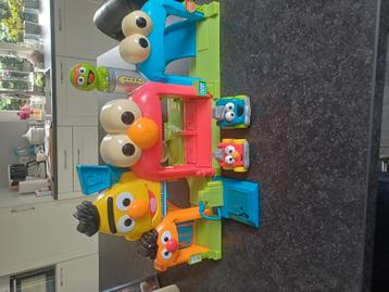 Ernie en Bert garage beschikbaar voor biedingen