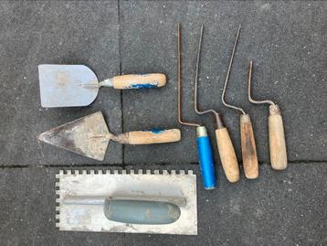 Metselgereedschap - troffel - voegijzer  beschikbaar voor biedingen