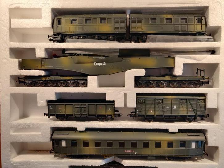 ** NIEUW ** LEGERTREIN "LEOPOLD" Lima 149705L GEWEATHERD, Hobby en Vrije tijd, Modeltreinen | H0, Nieuw, Treinset, Gelijkstroom