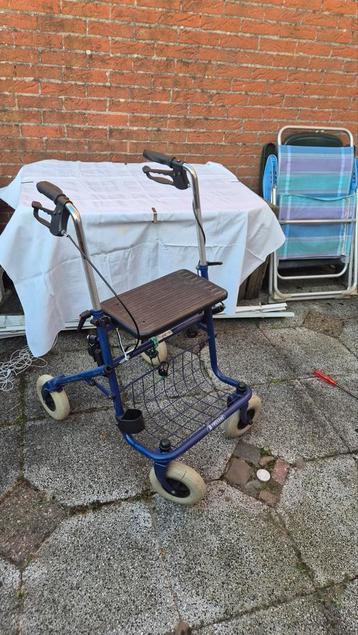 rollator, van oud vrouwtje geweest, nieuwe apk! beschikbaar voor biedingen