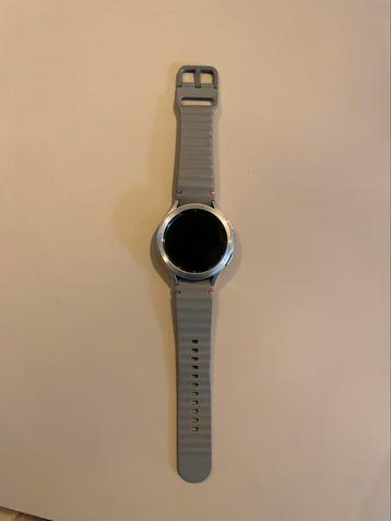 Samsung Galaxy Watch 4 classic beschikbaar voor biedingen