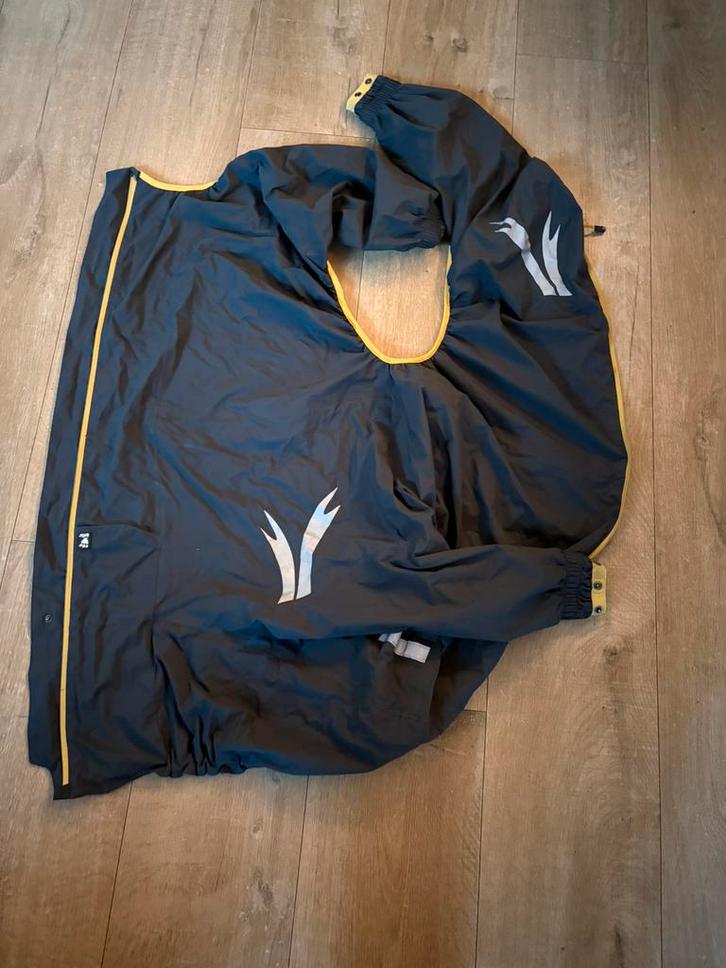 Hurta regenpak maat L, Dieren en Toebehoren, Hondenkleding, Zo goed als nieuw, Hondenjas, Ophalen