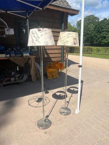Vintage staan lampen  beschikbaar voor biedingen