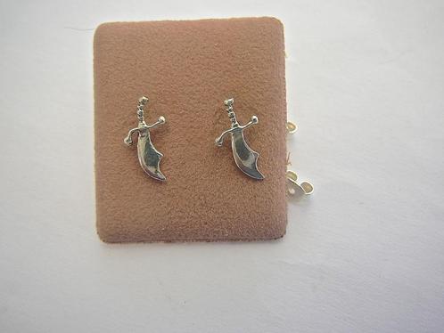 Zilveren oorbelletjes model antiek Zwaardje 925 zilver, Sieraden, Tassen en Uiterlijk, Oorbellen, Zo goed als nieuw, Knopjes of Stekers