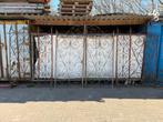 Antiek frans smeedijzeren sierhekwerk met grote poort, Tuin en Terras, Met poort, Sierhekwerk, Niet bekend, IJzer