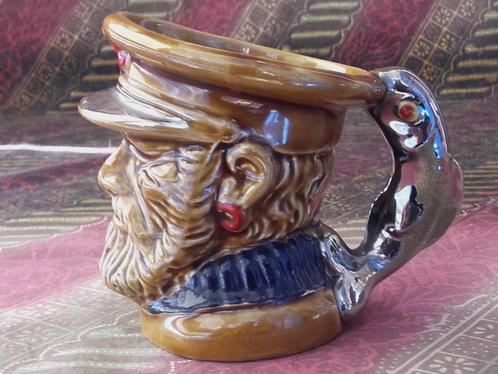 Mooie oude Nelson Toby jug uit Engeland als een visser 9 cm., Antiek en Kunst, Antiek | Porselein, Ophalen of Verzenden