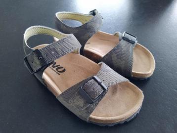 NIEUWE sandalen (jongen) maat 29