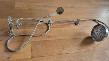 Douchegarnituur met hand- en stortdouche beschikbaar voor biedingen