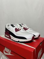 NIEUW IN DOOS! Maat 42 - Nike Air Max 90 Recraft New Maroon, Overige kleuren, Verzenden, Nike, Nieuw