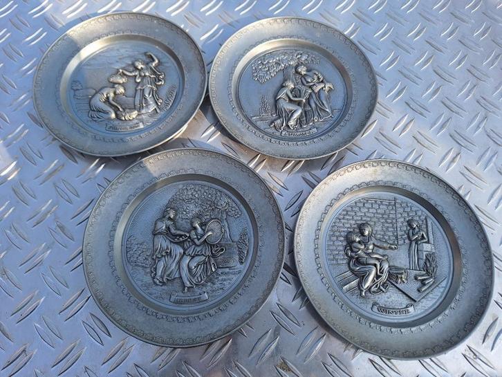 4 metalen sierborden / wandborden, Antiek en Kunst, Antiek | Wandborden en Tegels, Ophalen of Verzenden