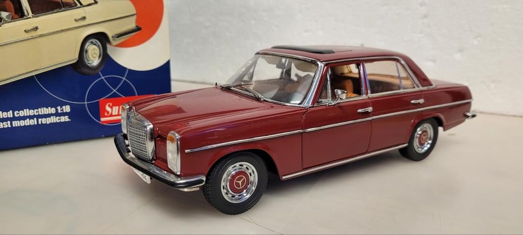 Sun Star Mercedes Strich 8  W115, Hobby en Vrije tijd, Modelauto's | 1:43, Zo goed als nieuw, Auto, Overige merken, Ophalen of Verzenden