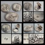 Zilver,  Nederlands zilveren pillendoosjes en snuifdoosje, Antiek en Kunst, Antiek | Goud en Zilver, Ophalen of Verzenden, Zilver