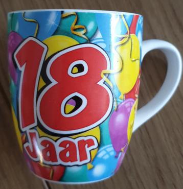 Verjaardag, feest, HAPPY BIRTHDAY & 18 jr beker + kado doos! beschikbaar voor biedingen