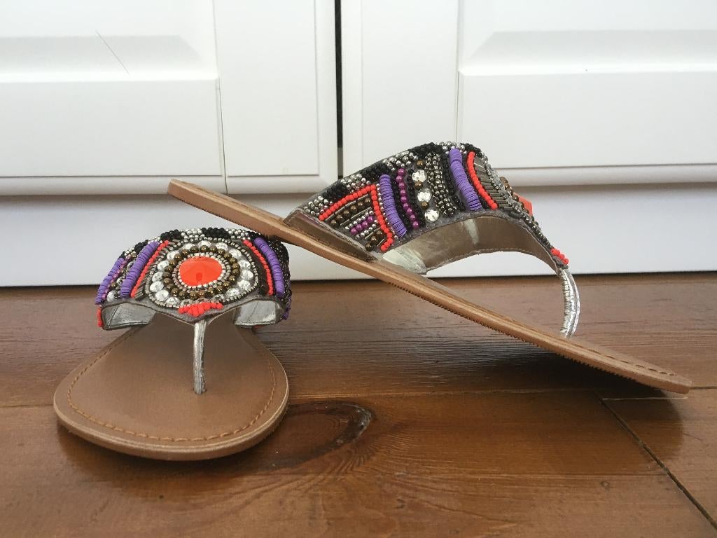 New Look nieuwe ibiza style kraaltjes slippers, maat 40, Kleding | Dames, Schoenen, Slippers, New Look, Zwart, Nieuw