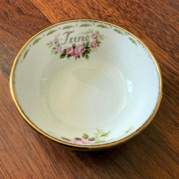 Royal Albert - schaaltje June diameter 9,6 cm beschikbaar voor biedingen