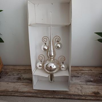 Oude piek kerstboompiek beschikbaar voor biedingen