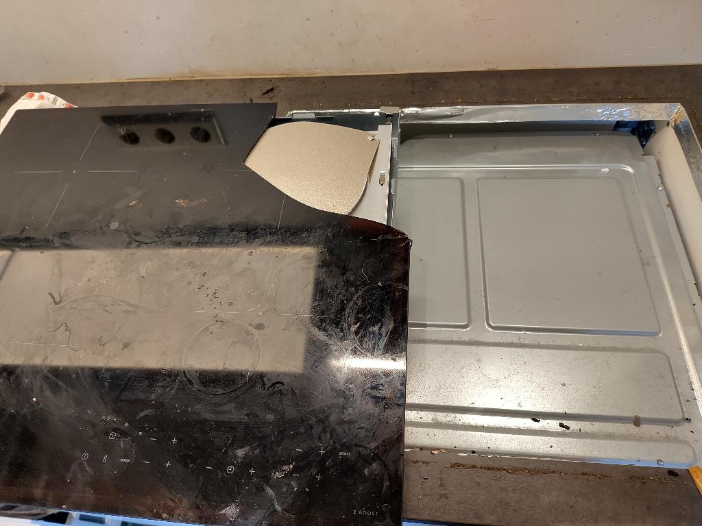 Matmässig kookplaat met gebroken glasplaat, Ophalen, 4 kookzones, Inbouw, Inductie