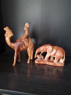 Houten Beelden: Kameel & Olifant, Ophalen of Verzenden, Zo goed als nieuw, Hout, Dierenbeeld