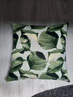 2 woonkussens met vulling 50 x 50 Hema, Ophalen of Verzenden, Zo goed als nieuw, Groen, Vierkant