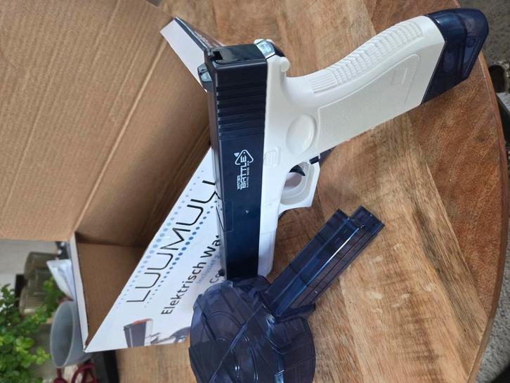 Luumuu elektrisch waterpistool, Kinderen en Baby's, Speelgoed | Buiten | Actiespeelgoed, Zo goed als nieuw, Ophalen of Verzenden