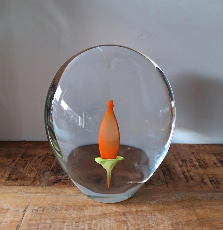 Glasobject met oranje tulp mondgeblazen mooi design!, Antiek en Kunst, Kunst | Designobjecten, Ophalen of Verzenden