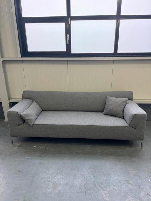 Showroommodel Design on Stock Bloq 3-zits | Bloq 3-zits, Huis en Inrichting, Banken | Bankstellen, Zo goed als nieuw, Rechte bank