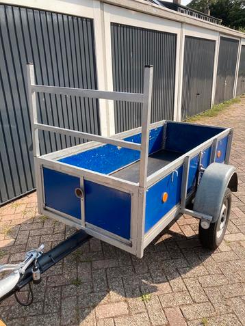 Motor bak wagen beschikbaar voor biedingen