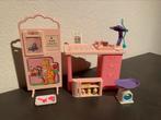 Barbie dokter/ consultatie bureau, Verzamelen, Poppen, Ophalen of Verzenden, Zo goed als nieuw, Accessoires