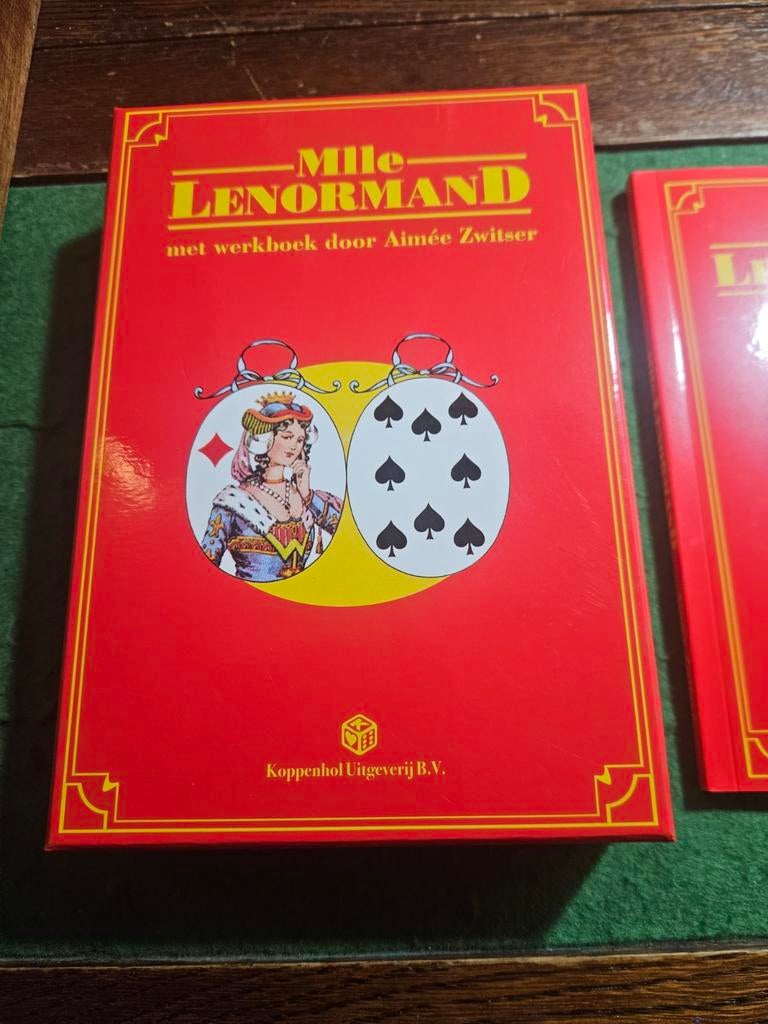 Mlle Lenormand Kaartenset met Werkboek, Tarot of Kaarten leggen, Ophalen of Verzenden, Zo goed als nieuw, Instructieboek