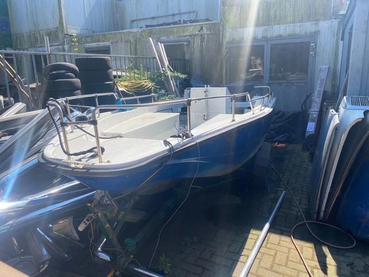 ruime console boot met 25pk 4 takt Yamaha, 5 mtr trailer, Watersport en Boten, Vis- en Consoleboten, Gebruikt, 10 tot 30 pk, 3 tot 6 meter