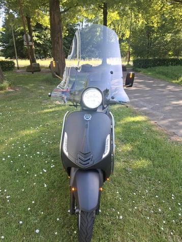 ,La Souris Sourini Bouwjaar 2023 beschikbaar voor biedingen