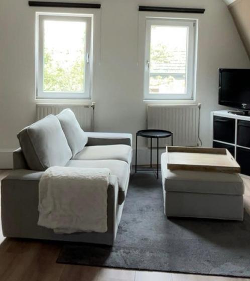 Grijze KIVIK IKEA bank + Poef, Huis en Inrichting, Banken | Bankstellen, Gebruikt, Rechte bank, Tweepersoons, 150 tot 200 cm, 75 tot 100 cm