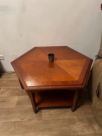 Antiek salontafel (hout) beschikbaar voor biedingen