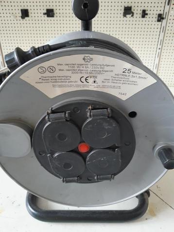 25m ELRO KABEL OP HASPEL max capaciteit 3200W / 13,9A / 230V beschikbaar voor biedingen