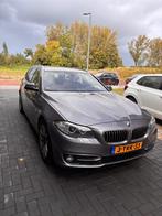 BMW 5-Serie 2.0 520I AUT 184 PK Sedan 2014 Grijs, Auto's, 4 cilinders, 2000 kg, Particulier, Zilver of Grijs