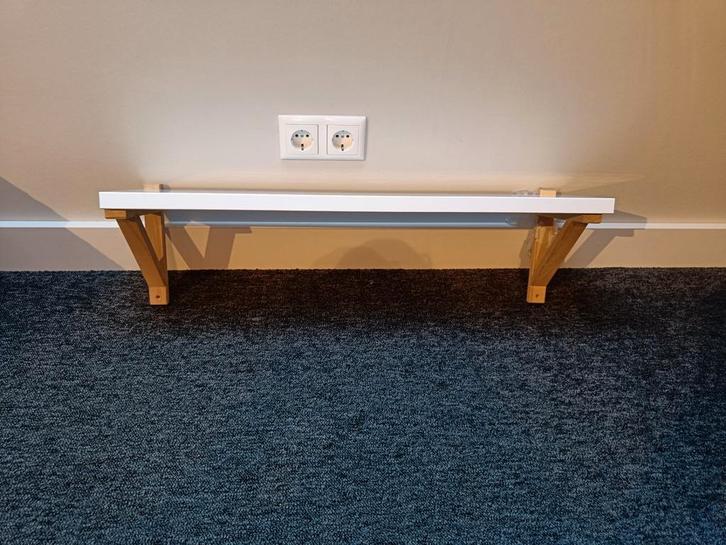 IKEA EKBY Tony Hoogglans witte wandplank met EKBY Valter, Huis en Inrichting, Woonaccessoires | Wandplanken en Boekenplanken, Ophalen