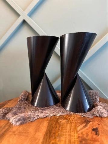 Paul Baars vases beschikbaar voor biedingen