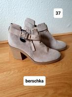 Bershka Laarsjes Maat 37, Beige, Lage of Enkellaarzen, Zo goed als nieuw, Bershka