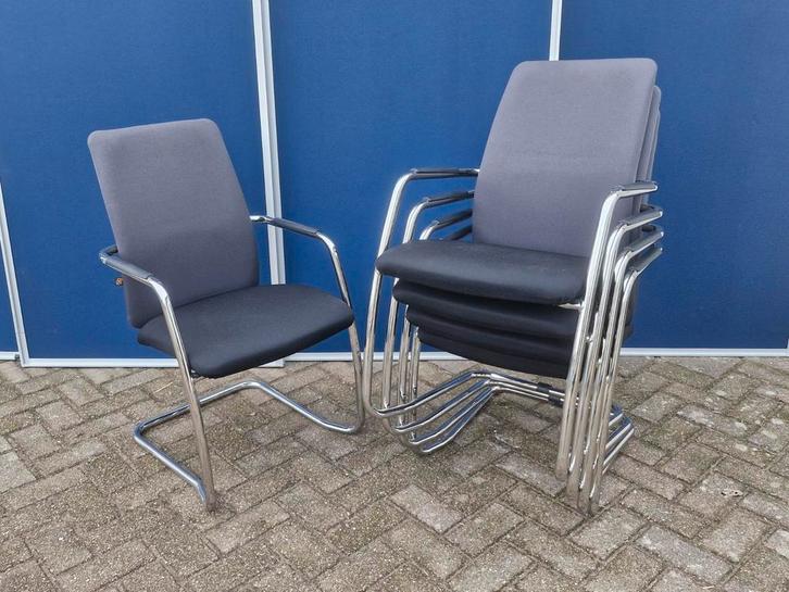 Beta luxe slede vergaderstoel 18 beschikbaar stapelbaar, Huis en Inrichting, Stoelen, Zo goed als nieuw, Vijf, Zes of meer stoelen