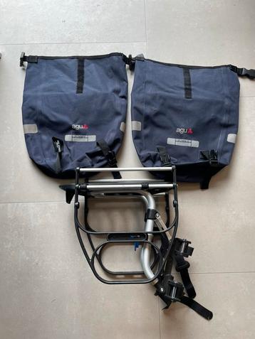 Fietsdrager compleet met twee tassen beschikbaar voor biedingen