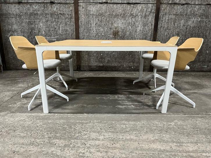 IKEA Fjallberget stoelen en IKEA Bekant tafels, Huis en Inrichting, Bureaus, Gebruikt, In hoogte verstelbaar, Ophalen of Verzenden