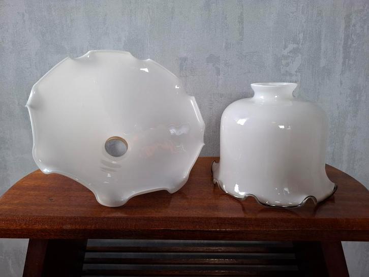 Vintage opaline lampenkappen, wit, Huis en Inrichting, Lampen | Lampenkappen, Zo goed als nieuw, Minder dan 25 cm, Rond, Wit, Ophalen of Verzenden
