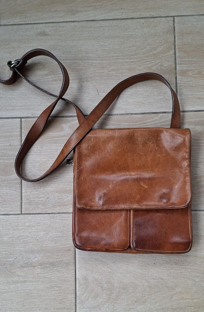 Leren schoudertas, Sasa, Sieraden, Tassen en Uiterlijk, Tassen | Damestassen, Gebruikt, Overige typen, Bruin, Ophalen of Verzenden