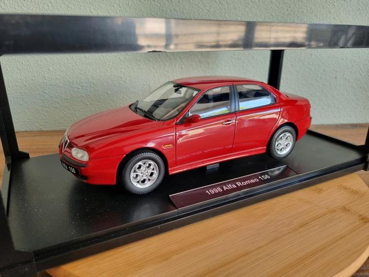**SALE** Alfa Romeo 156 rood 1:18 Nieuw in doos, Hobby en Vrije tijd, Modelauto's | 1:18, Nieuw, Auto, Overige merken, Ophalen of Verzenden
