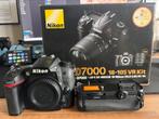 Nikon D7000 body + Jupio grip + MH-25 lader, Spiegelreflex, Ophalen of Verzenden, Zo goed als nieuw, 4 t/m 7 keer
