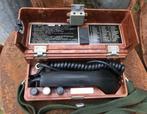 Russische veldtelefoon in bakelieten kistje, Antiek en Kunst, Curiosa en Brocante, Ophalen of Verzenden
