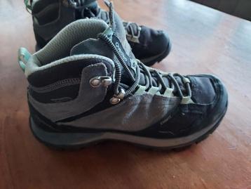 Wandelschoenen, maat 37 beschikbaar voor biedingen