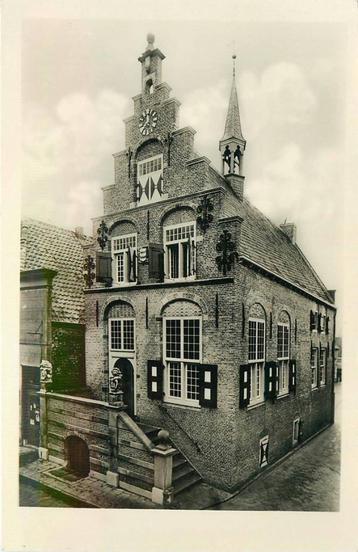 (388-452-017) Haastrecht Gemeentehuis beschikbaar voor biedingen
