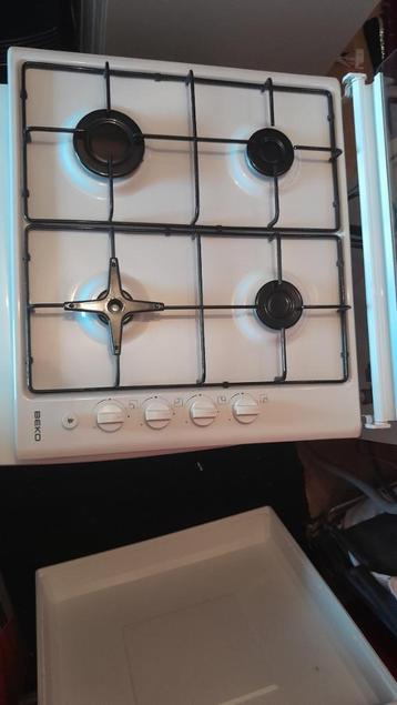 BEKO 4 pits Gaskookplaat met electr ontsteking ALS NIEUW !! beschikbaar voor biedingen